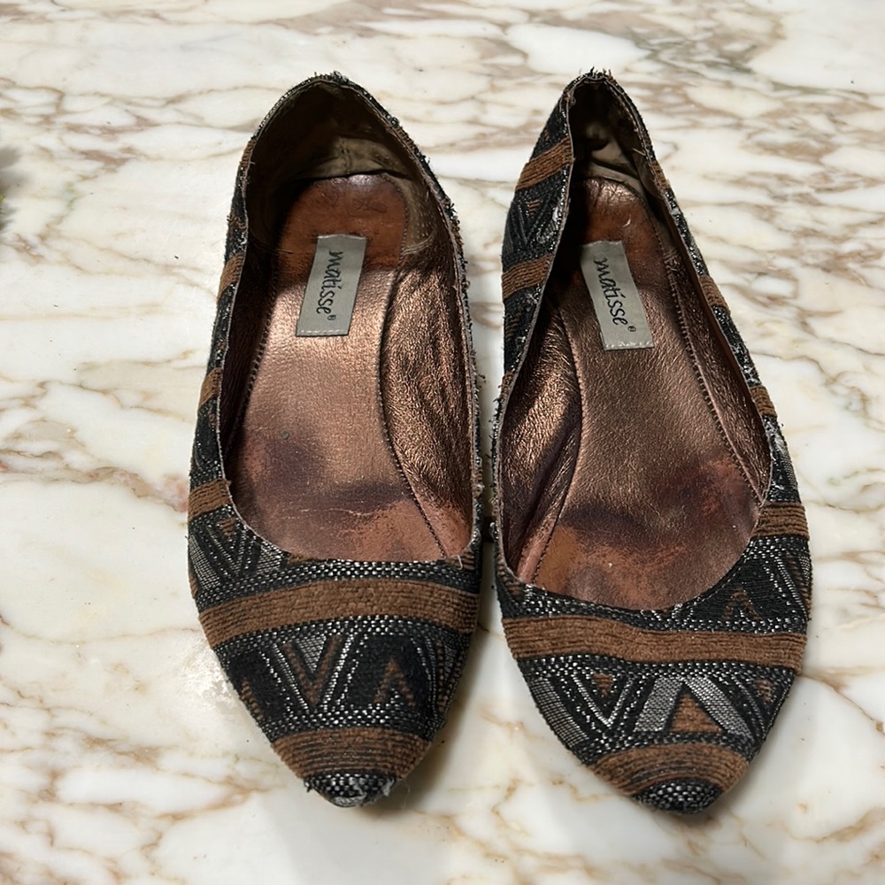 Matisse brown & navy & silver flats Size 9 or 9.5